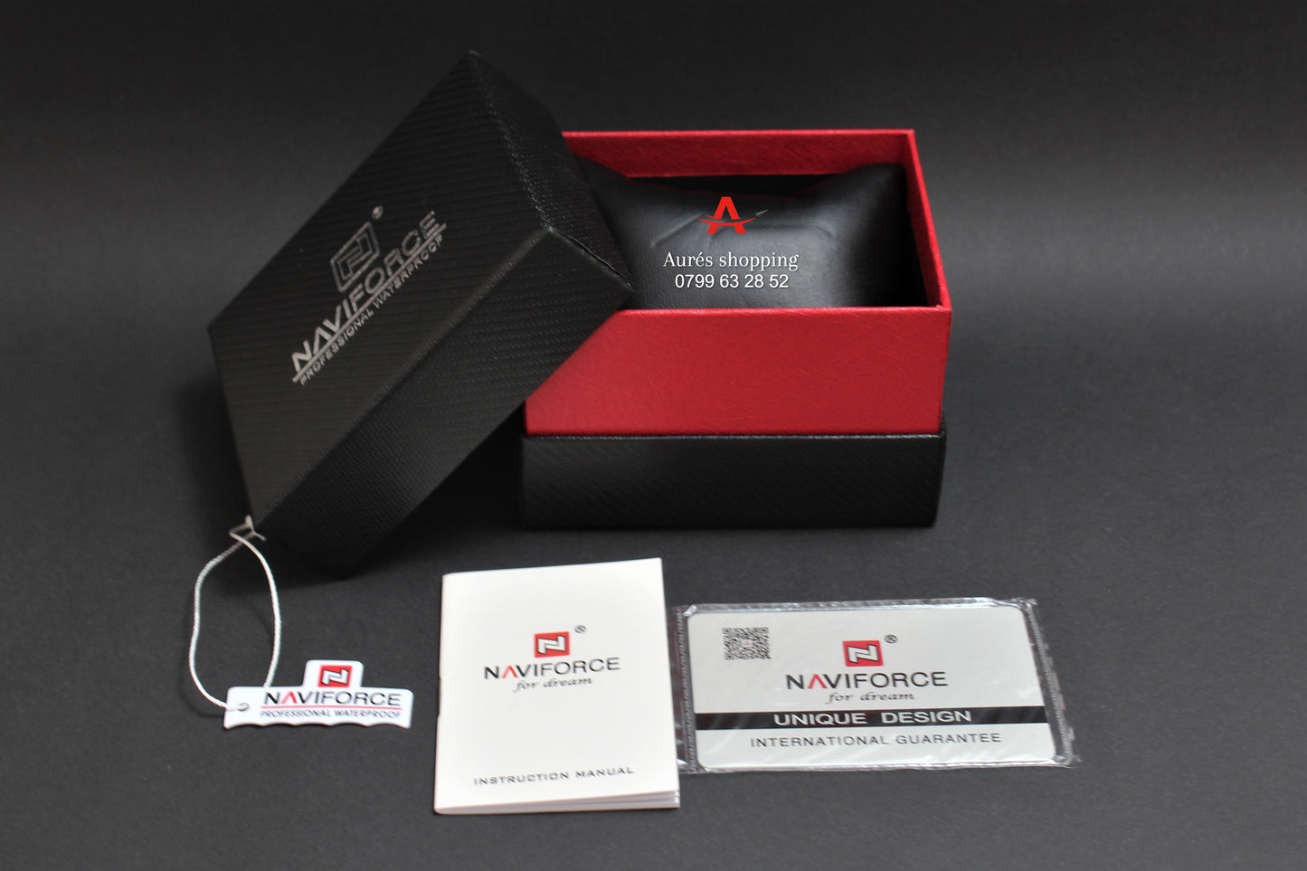 Montre Originale Naviforce Référence 9107 blanche et noir